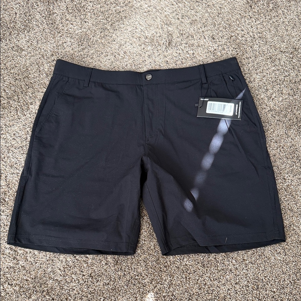 Full Wedge Flex Tour Shorts - Golf / Casual - Size XL - 7.75” Inseam - NWT!